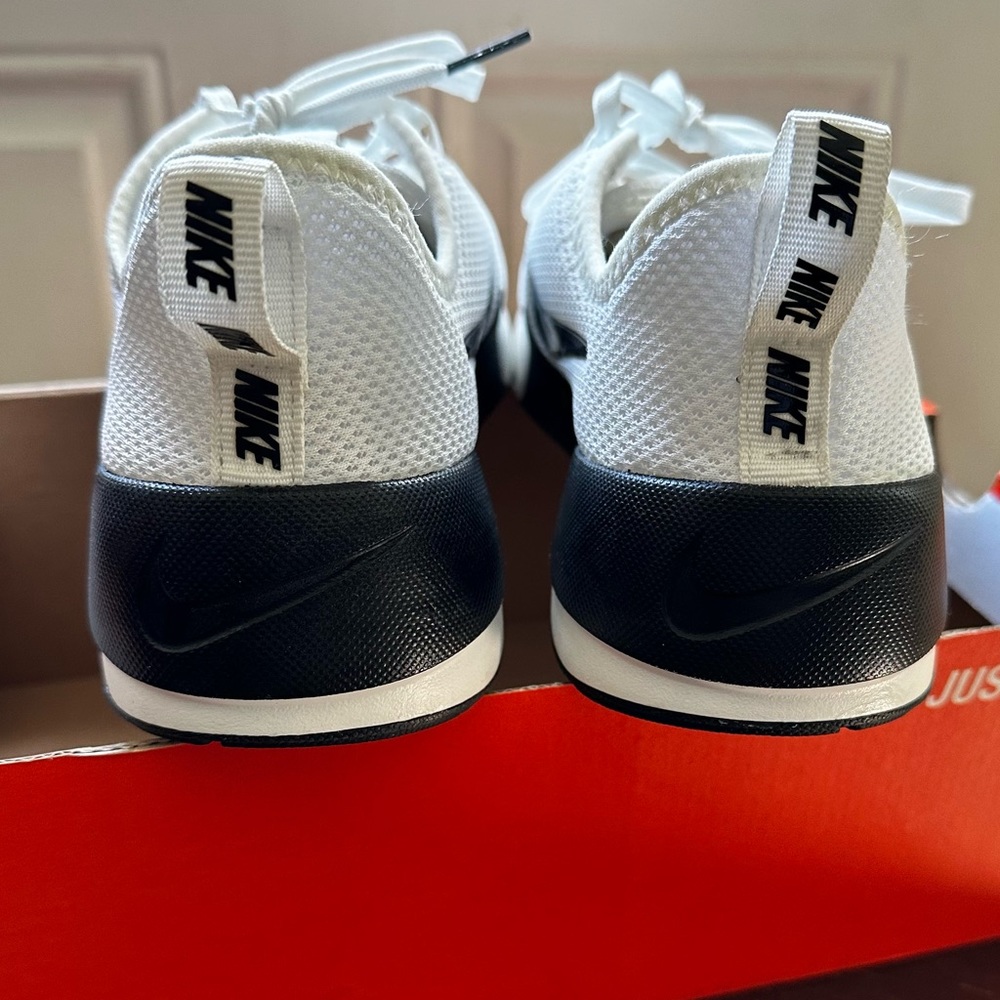 Nike - Picture 6 of 6